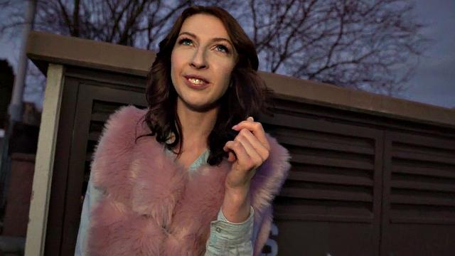 Amateur Czech babe fucked in bathroom for cash after casting