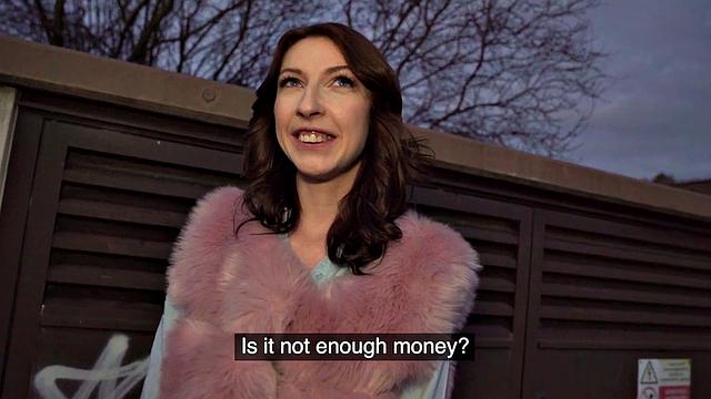 Amateur Czech babe fucked in bathroom for cash after casting