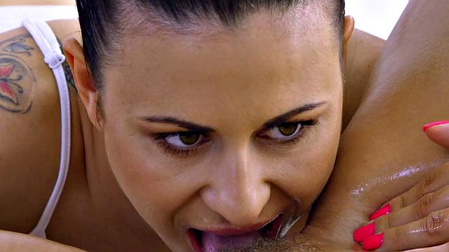 Massaging lesbians love scissoring cunts after massaging