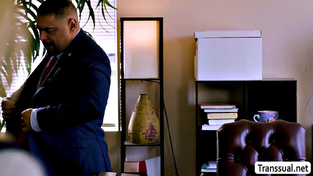 Eating the ass of my stepdaughter to get pass