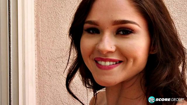 Zoe Bloom Gets Sun on Her Buns and Tits