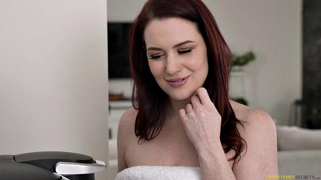 Keeping Stepmom Delighted - S3:E1