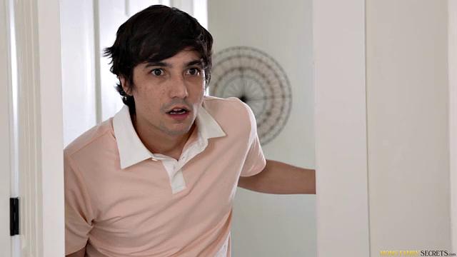 Keeping Stepmom Delighted - S3:E1