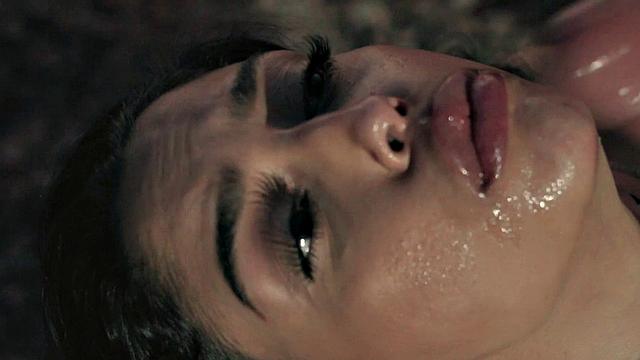 Vanessa Sky теряет контроль на закате, страсть зашкаливает