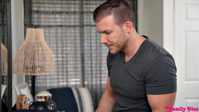 Putting In Work For My Stepsister - S31:E1