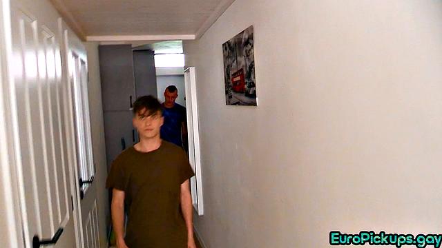 Pulled euro stud enjoys in 3some