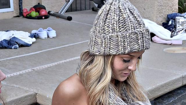 три подруги пригрели постояльца и устроили оргии в джакузи