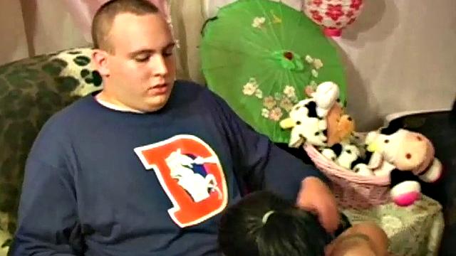 Spex slut preggo sucks on college dick