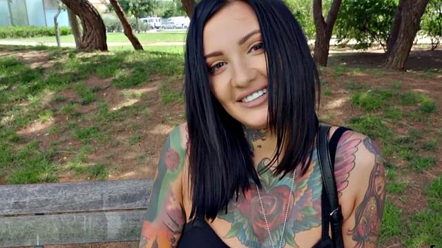 Inked babe picked up outdoors for sex after sucking dick