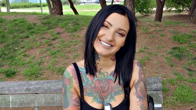 Inked babe picked up outdoors for sex after sucking dick