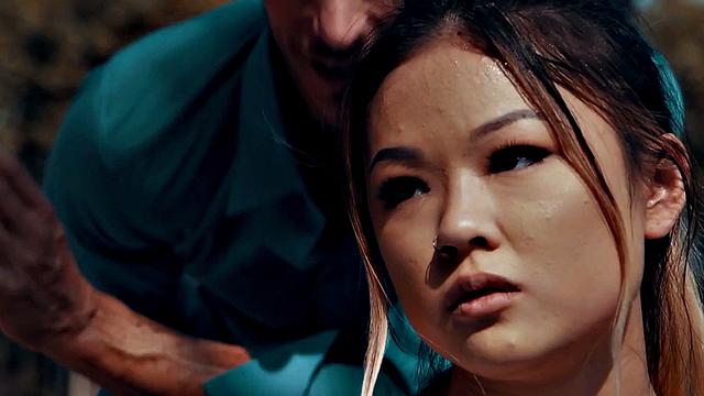 21yo Asian lady loves fucking hardcore in wet pussy hole