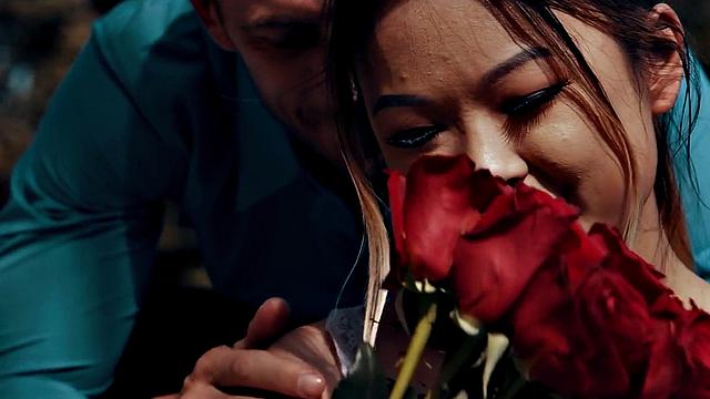 21yo Asian lady loves fucking hardcore in wet pussy hole