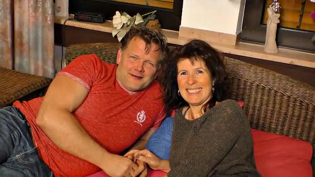 German babe with small tits gets wild in the bedroom with kissing and doggystyle