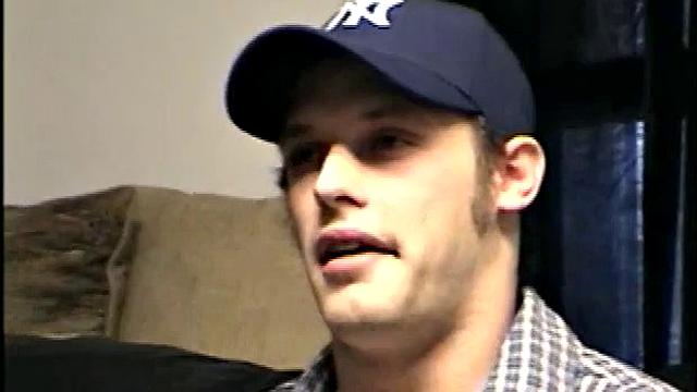 Стрейт мужик с удовольствием трахается с парнем и кончает мощно в анал партнёра.