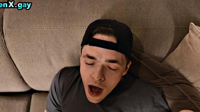 Gaming twinks bareback each other on sofa after footjob