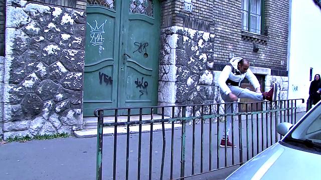 Два члена, одна довольная дама - вечер удалось, штаны не зря снялись!