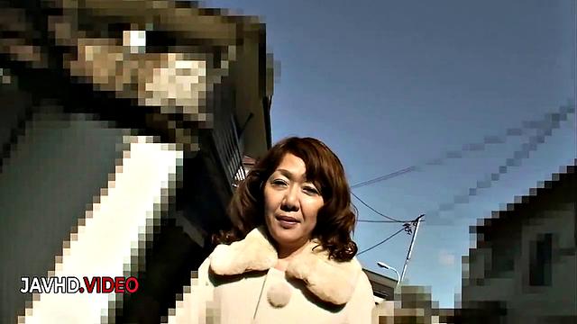 Eriko Nishimura teases with toys and seductive pov passion in an intimate japanese milf session