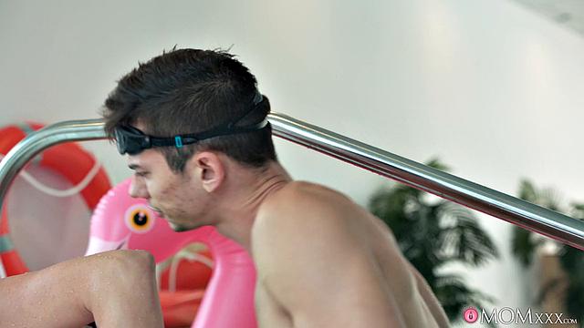 Student gives teacher a creampie