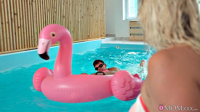 Student gives teacher a creampie