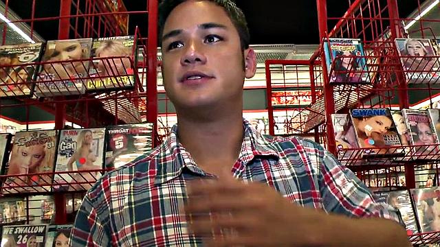 Facial loving gay sucks str8 in secret gloryhole