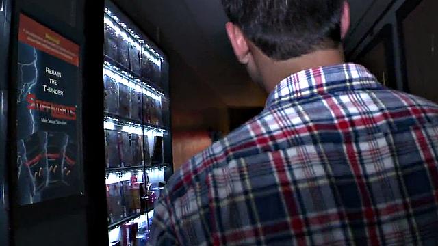 Facial loving gay sucks str8 in secret gloryhole