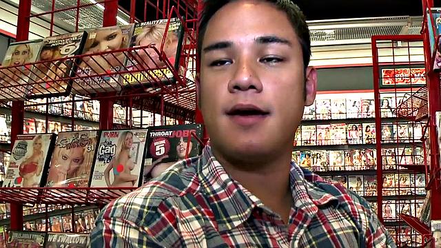 Facial loving gay sucks str8 in secret gloryhole