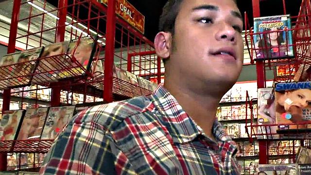 Facial loving gay sucks str8 in secret gloryhole