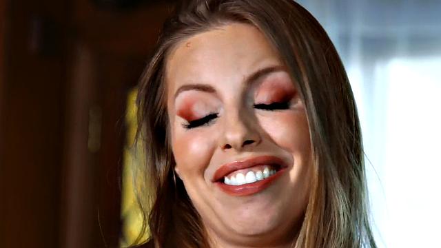 Curvy babe loves to be assfucked in doggystyle