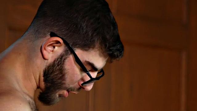 Curvy babe loves to be assfucked in doggystyle