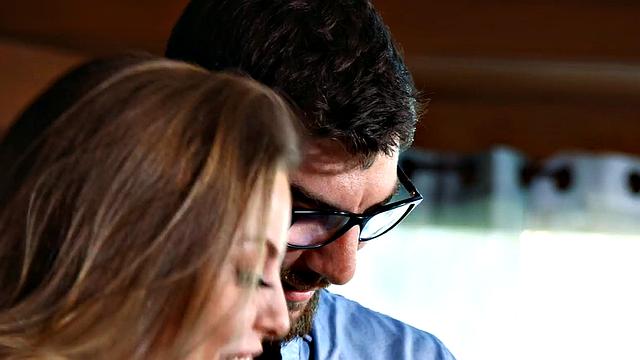 Curvy babe loves to be assfucked in doggystyle