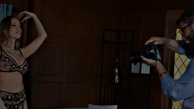 Curvy babe loves to be assfucked in doggystyle