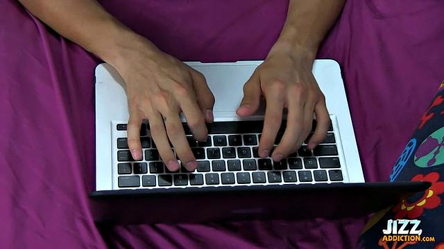 Даниэль жаждет и принимает горячую порцию - Крис Джетт и Даниэль Клеймор