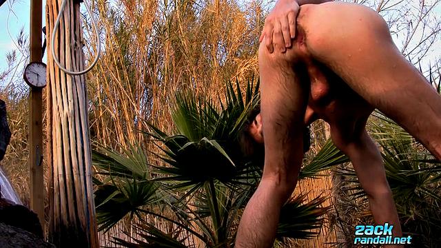 Отдыхает с его необрезанным членом - Зак Рэндалл