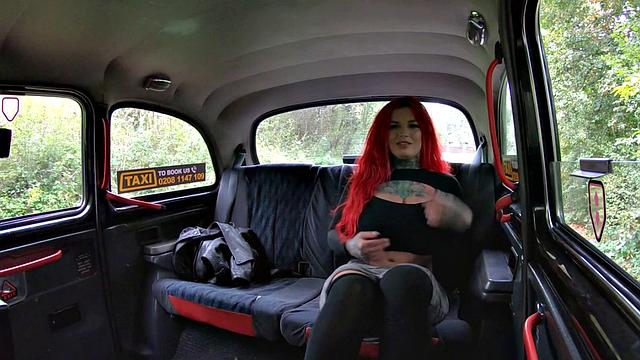 Curvy tattoo cabbie gets her pussy nailed