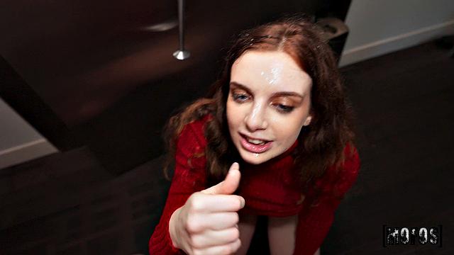 кассирша решила обслужить клиента по полной