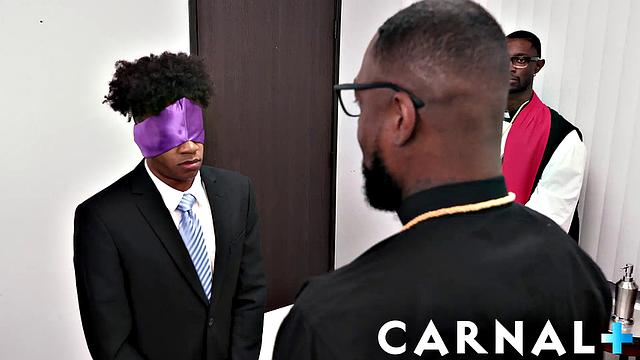 israel angel в мужском групповом сексе по-взрослому