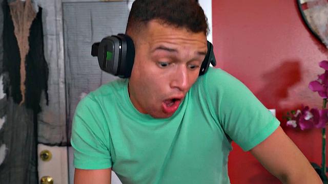 Inked babe in stockings pussynailed after deepthroat