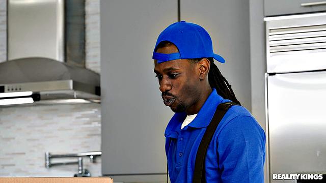 Annoyed Girlfriend Fucks Moving Guy