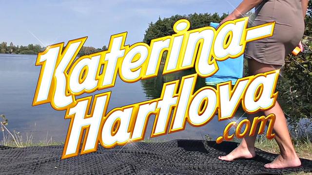 Public Nude And Masturbate On The Beach