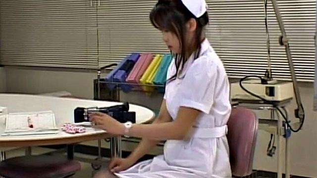 Solo Japanese nurse toying herself