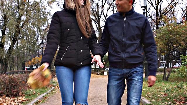 Джесси и Наташа строят из себя невинных, а потом долбятся во все дырки