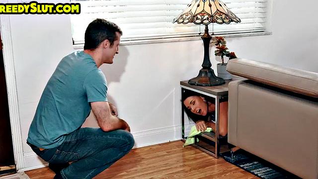 Greedy bigbooty babe gets pussy rammed by BF