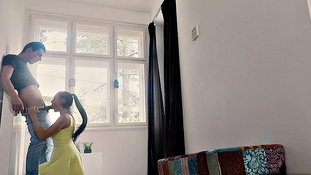 милфа тонет в сперме в гараже, зато прическа держится