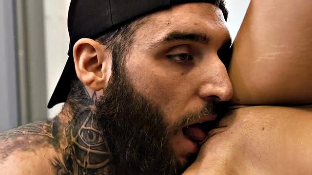 Police officer 3some pounded at the station