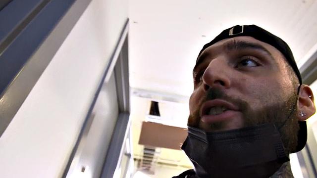 Police officer 3some pounded at the station