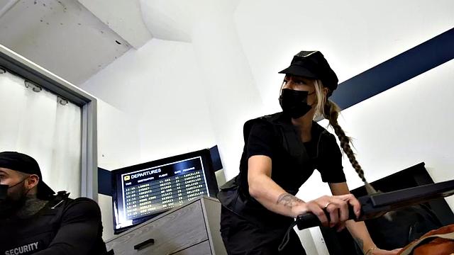 Police officer 3some pounded at the station