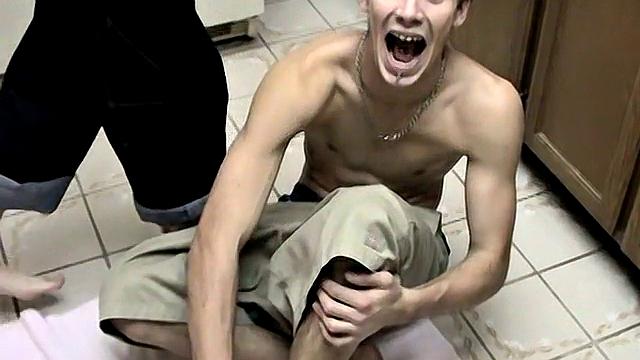 Грязные игры с ногами у гетеро парней - Эван Хайнц и Иан Мадрок