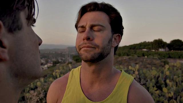 Thief enjoys a threesome with babes