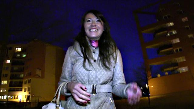 Саванна трахается с любимым порноактером и получает сперму на лицо