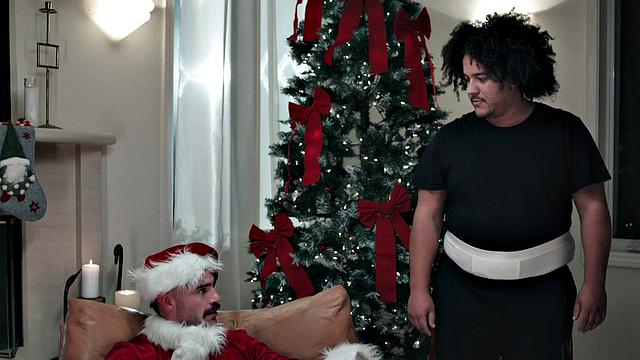 crystal taylor в костюме сексуальной снегурочки жарко трахается